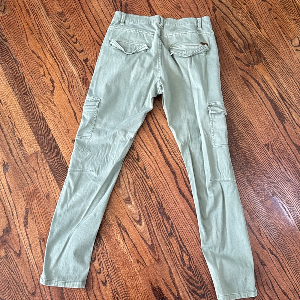 Like new Roxy cargo pants - Picture 2 of 2